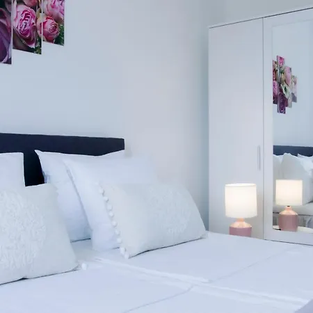 Apartament King And Queen Povile